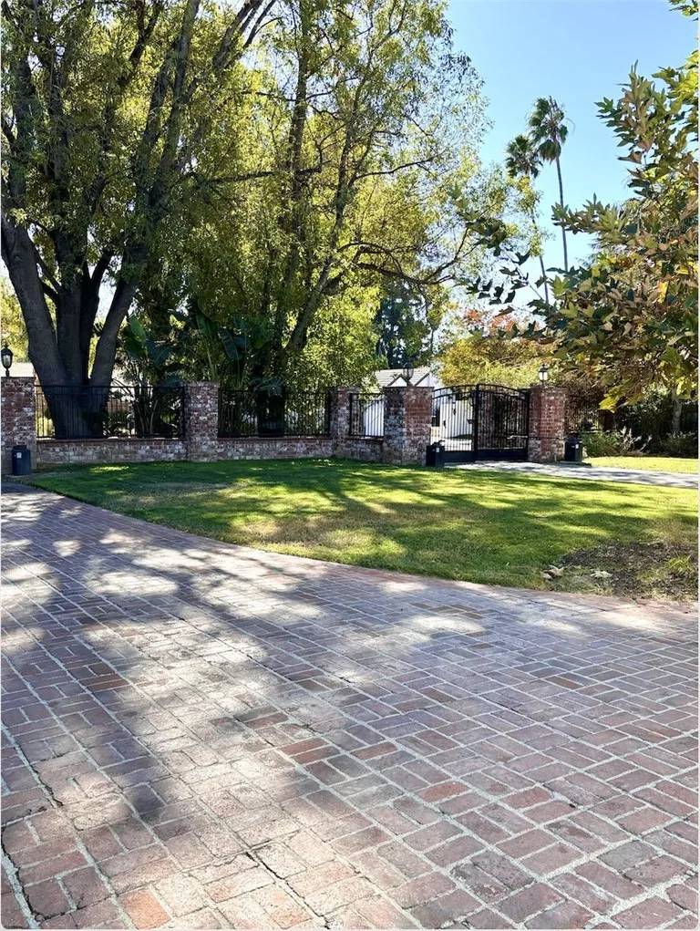 Sherwood Forest, CA 91325,17211 Gresham Street