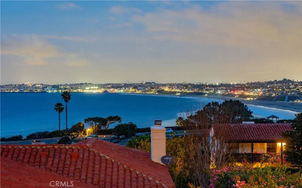Palos Verdes Estates, CA 90274,417 Via Almar