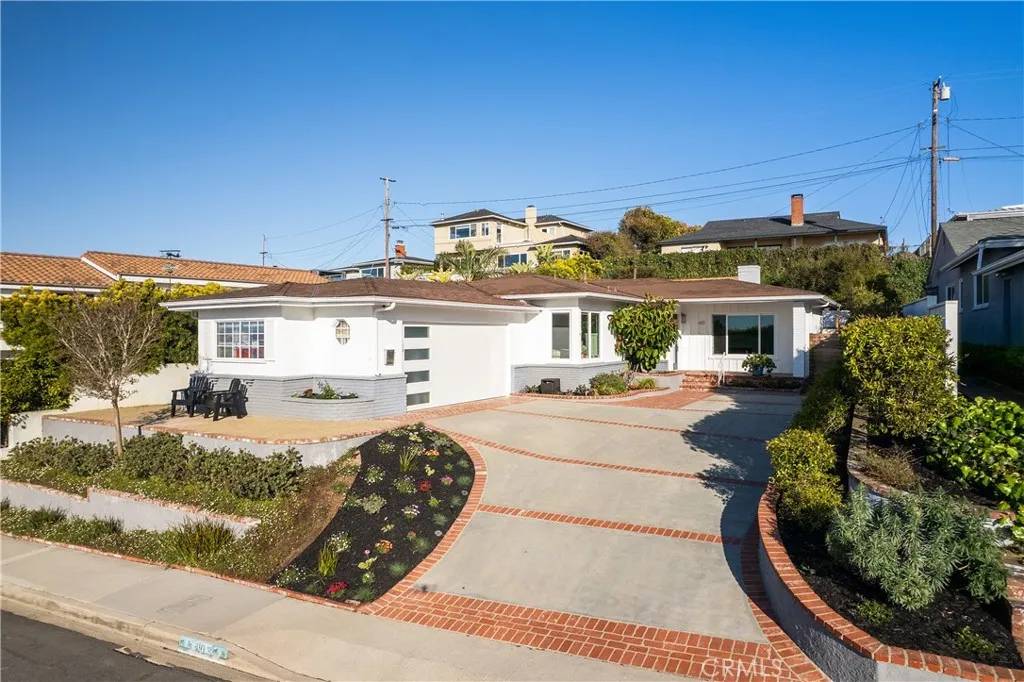 Redondo Beach, CA 90277,410 Via Mesa Grande