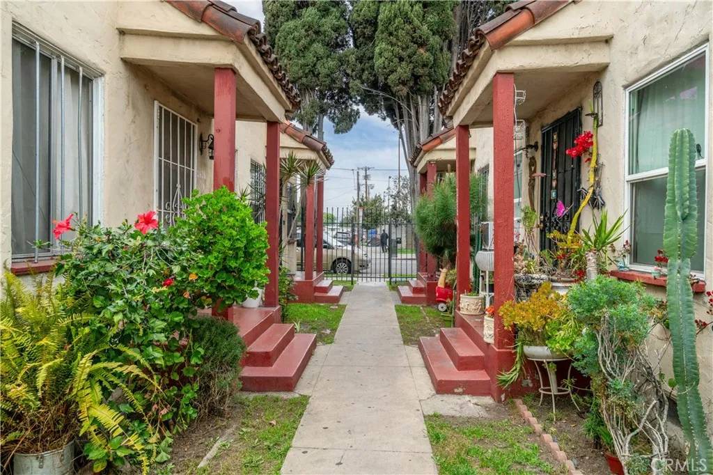 Los Angeles, CA 90065,2626 Idell Street