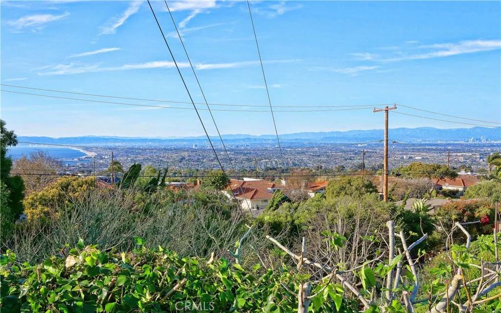 Rancho Palos Verdes, CA 90275,26235 Birchfield Ave