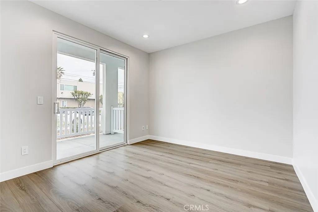 Lomita, CA 90717,26016 Oak Street #D