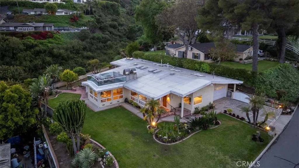 Rancho Palos Verdes, CA 90275,94 Rockinghorse Road