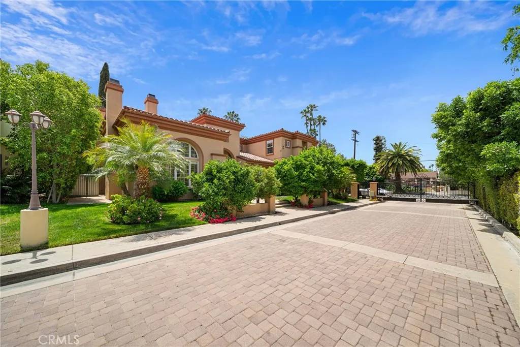 Encino, CA 91436,15850 Seville Lane