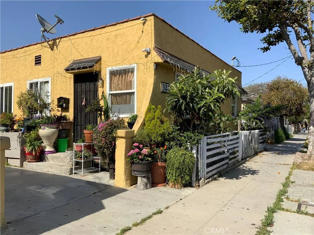Wilmington, CA 90744,323 W Ross Place