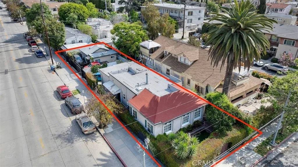 Los Angeles, CA 90038,6459 Lexington Avenue
