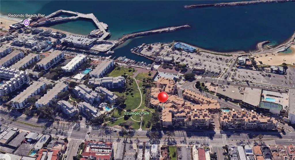 Redondo Beach, CA 90277,120 The Village #208