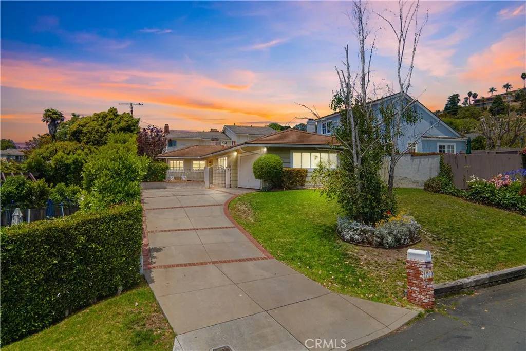 Palos Verdes Estates, CA 90274,1709 Espinosa Circle