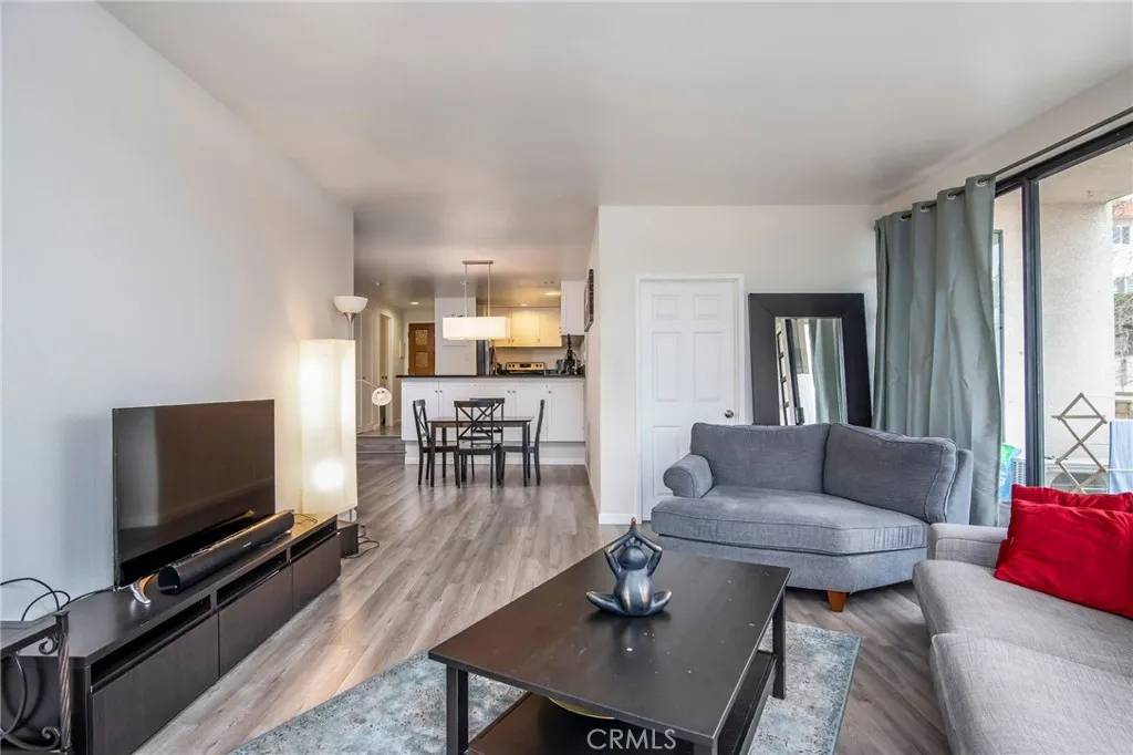 Signal Hill, CA 90755,2525 E 19th Street #12
