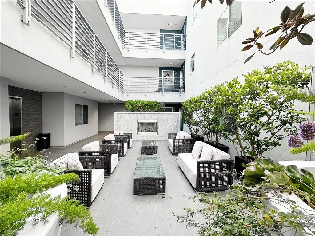 Playa Del Rey, CA 90293,7857 W Manchester Avenue #108