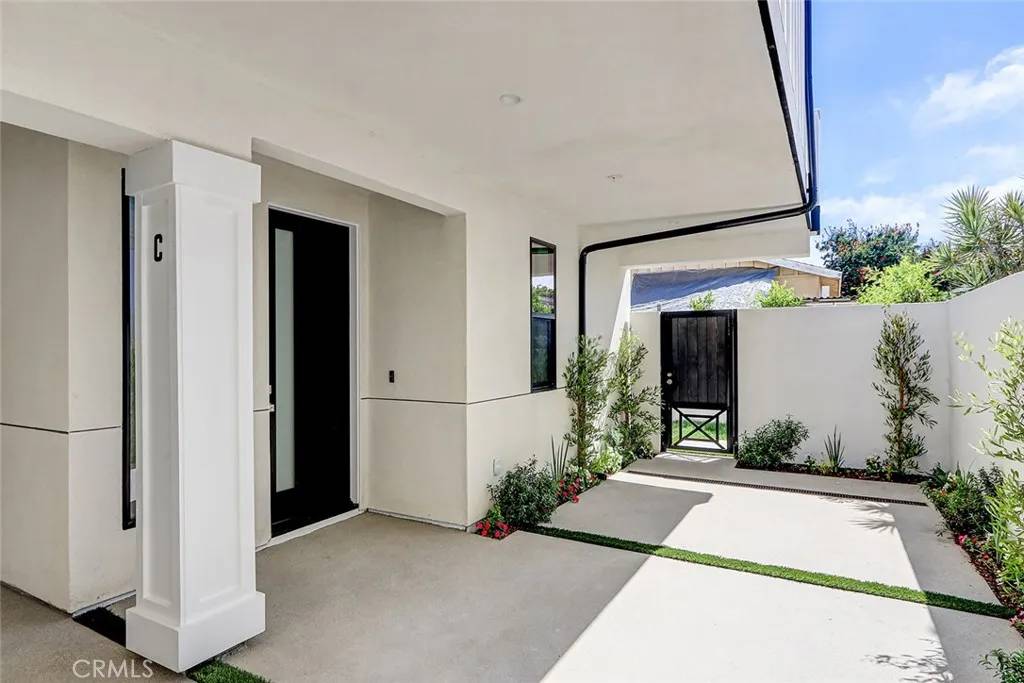 Redondo Beach, CA 90278,2604 Grant Avenue #C