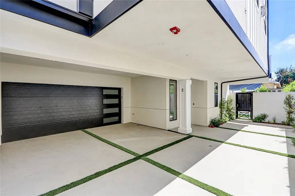 Redondo Beach, CA 90278,2604 Grant Avenue #C