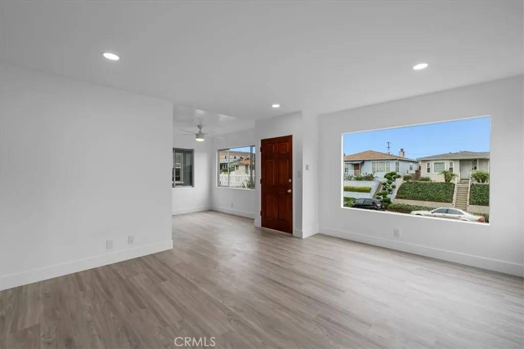 San Pedro, CA 90731,853 W 23rd Street #1