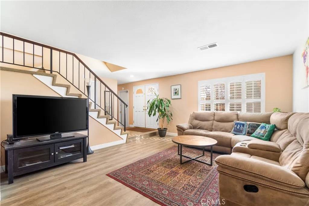 Harbor City, CA 90710,1517 237th