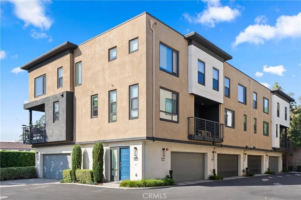 Orange, CA 92865,2882 N Glassell