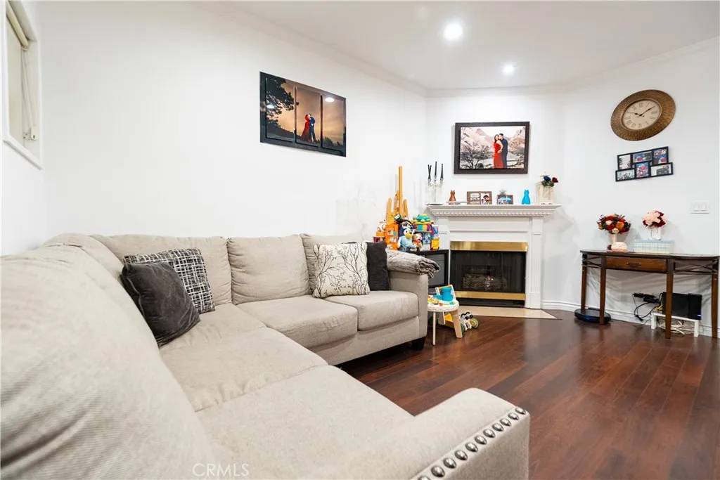Long Beach, CA 90807,3913 N Virginia Road #210