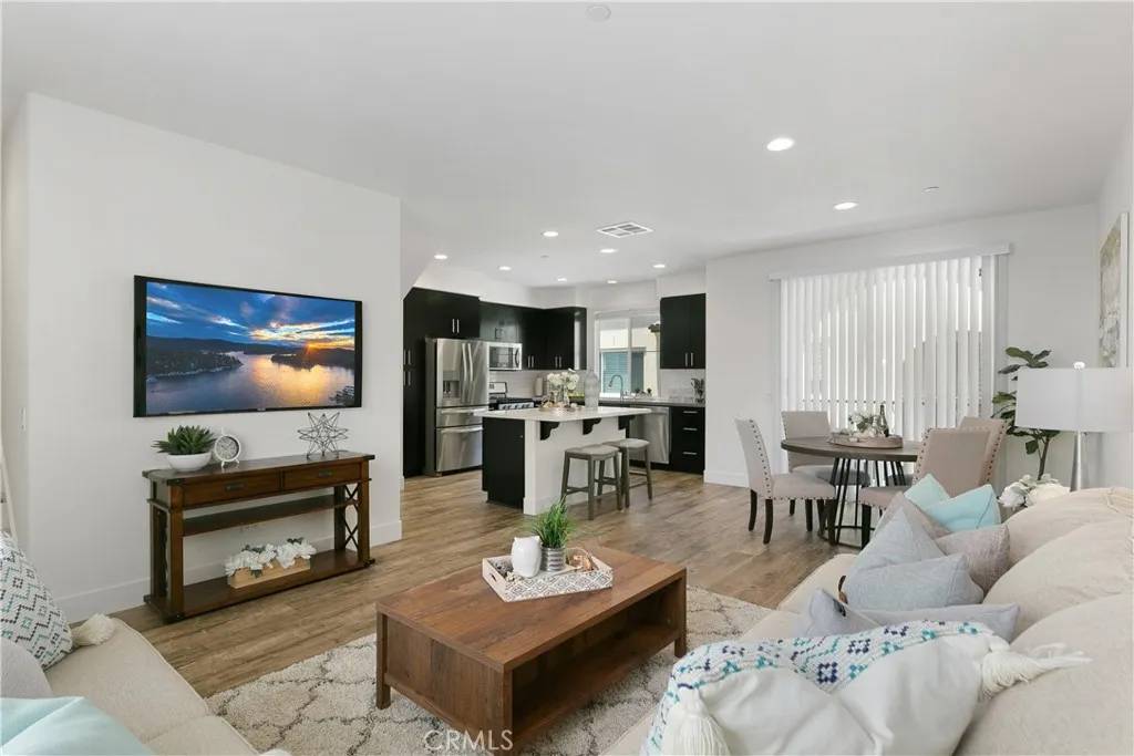 Buena Park, CA 90621,8288 Celestial Avenue