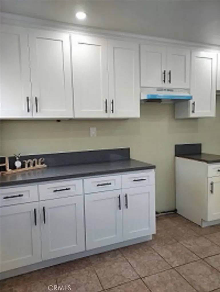 Inglewood, CA 90301,912 S Truro Avenue