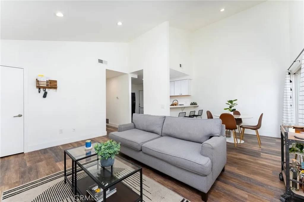 San Dimas, CA 91773,1410 W Badillo Street