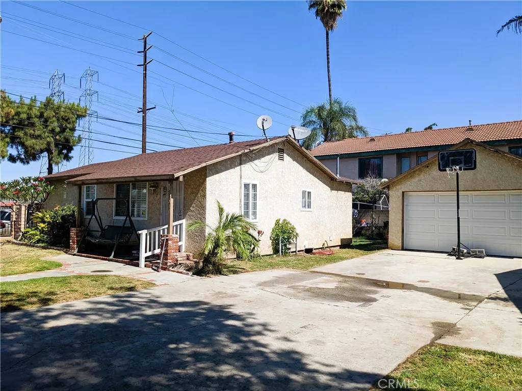 Paramount, CA 90723,7203 Petrol Street