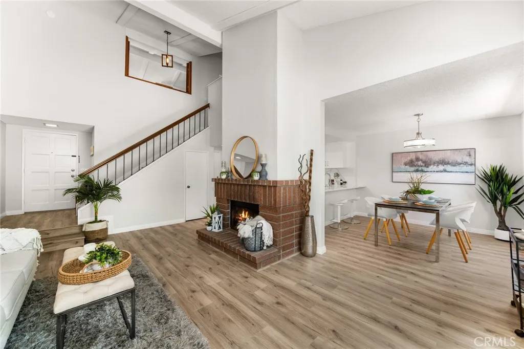 Fullerton, CA 92833,1003 Creekside Drive #174