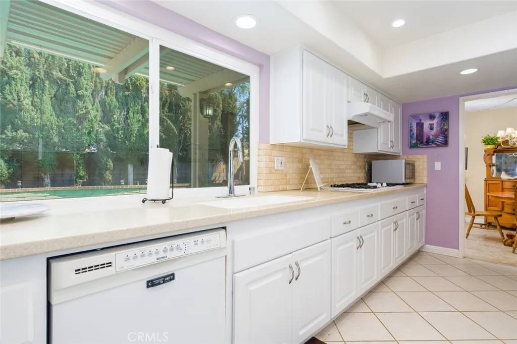 Anaheim Hills, CA 92808,280 N Avenida Malaga