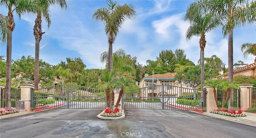 Anaheim Hills, CA 92807,215 S San Vicente Lane