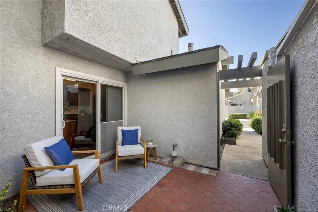 Tustin, CA 92780,1061 Tustin Pines Way