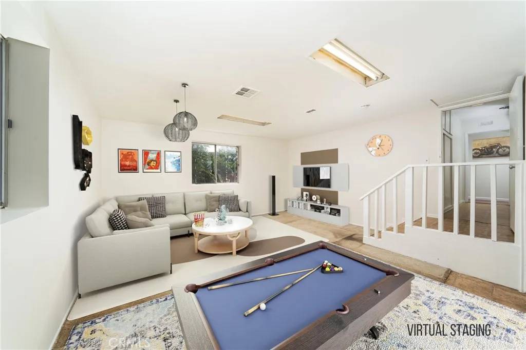 North Hills, CA 91343,14812 Kinzie Street