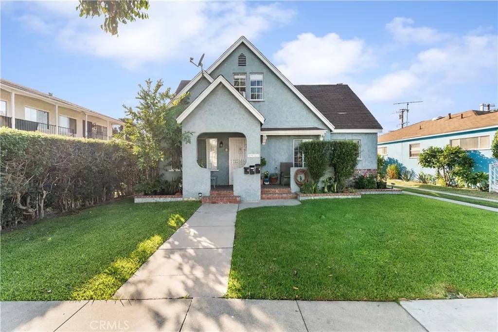 South Gate, CA 90280,8927 Annetta Avenue