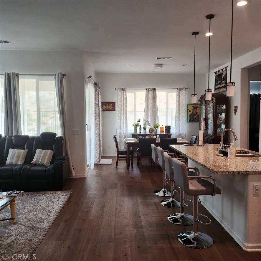 Corona, CA 92883,11882 Wandering Way