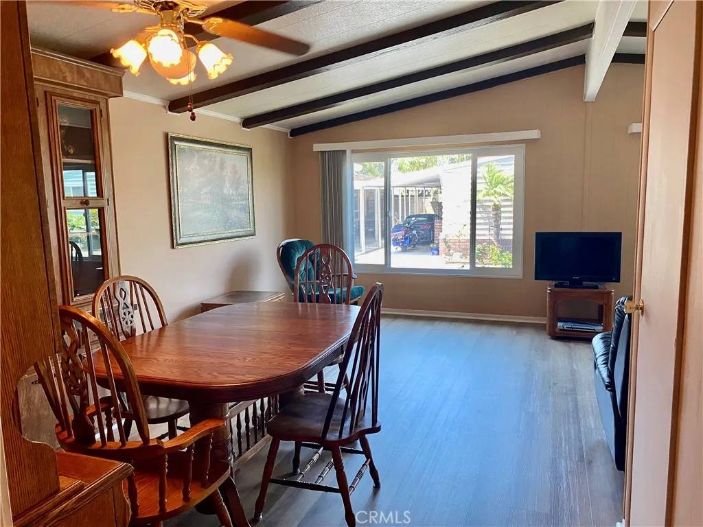 Placentia, CA 92870,320 Lakepark