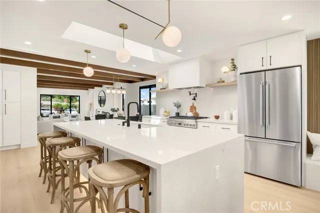 Redondo Beach, CA 90277,614 Calle De Arboles