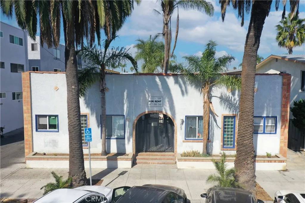 Long Beach, CA 90802,833 E 1st Street