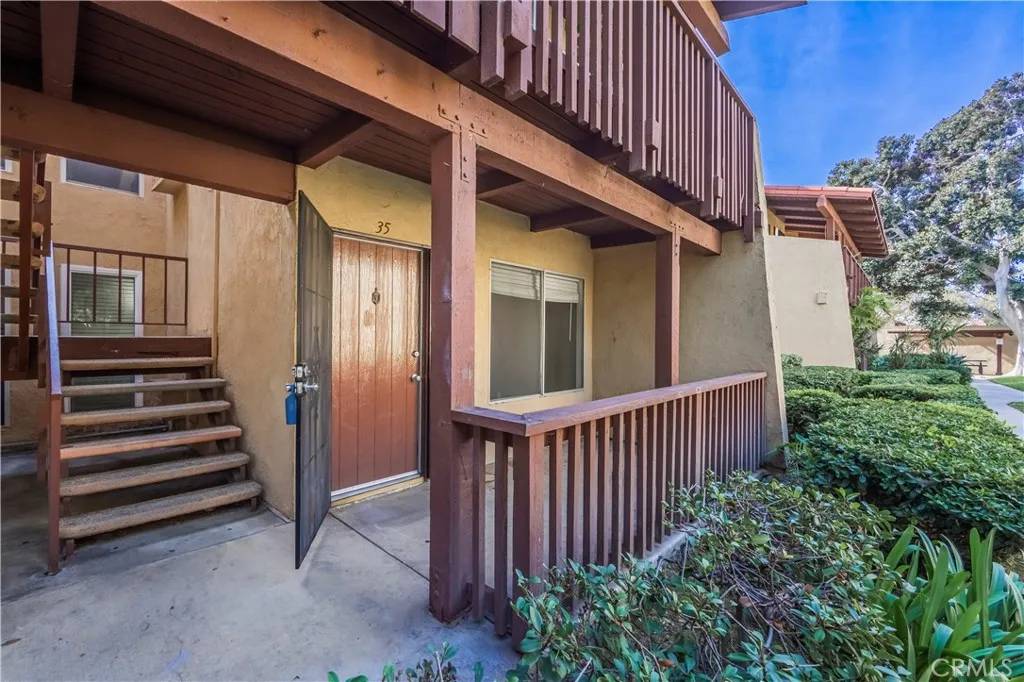 Santa Ana, CA 92707,1040 W Macarthur Boulevard #35