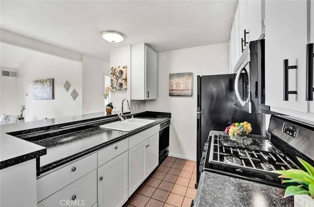 La Mirada, CA 90638,15237 Santa Gertrudes Avenue #U201