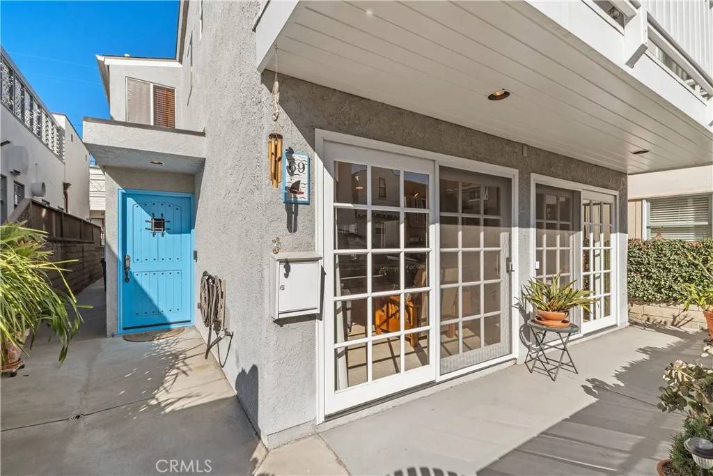 Long Beach, CA 90803,69 63rd Place