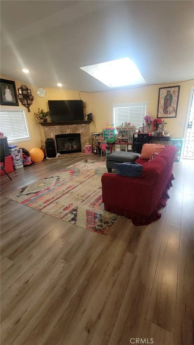Stanton, CA 90680,8681 Katella #914