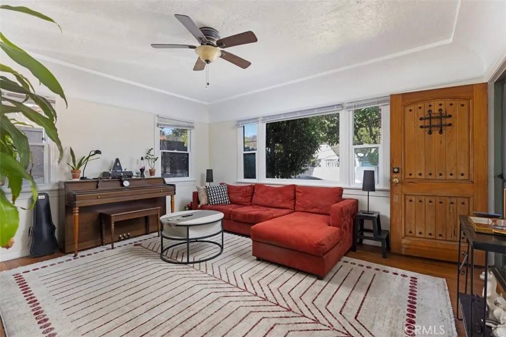 Long Beach, CA 90806,216 W 23rd Street