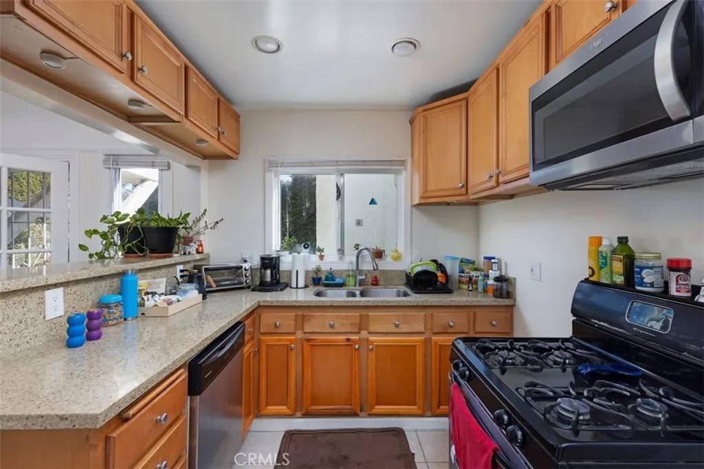 Long Beach, CA 90806,216 W 23rd Street