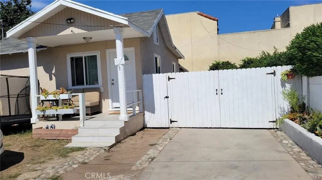 Santa Ana, CA 92703,913 W Bishop Street