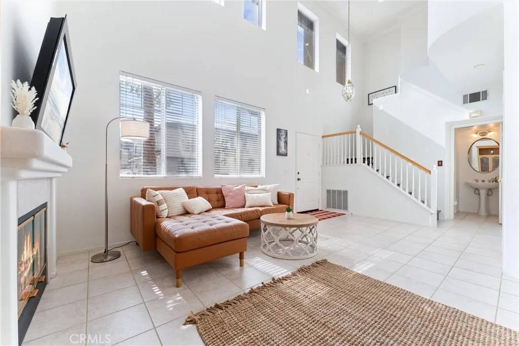 Aliso Viejo, CA 92656,67 Woodcrest Lane