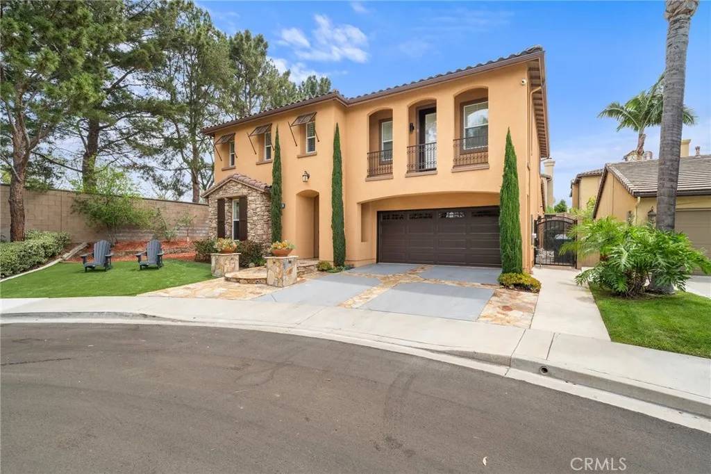 Irvine, CA 92602,2 Dos Rios
