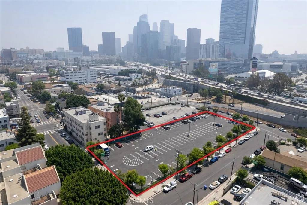 Los Angeles, CA 90015,1337 W 11th
