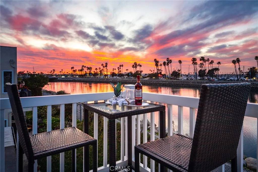 Seal Beach, CA 90740,48 Riversea