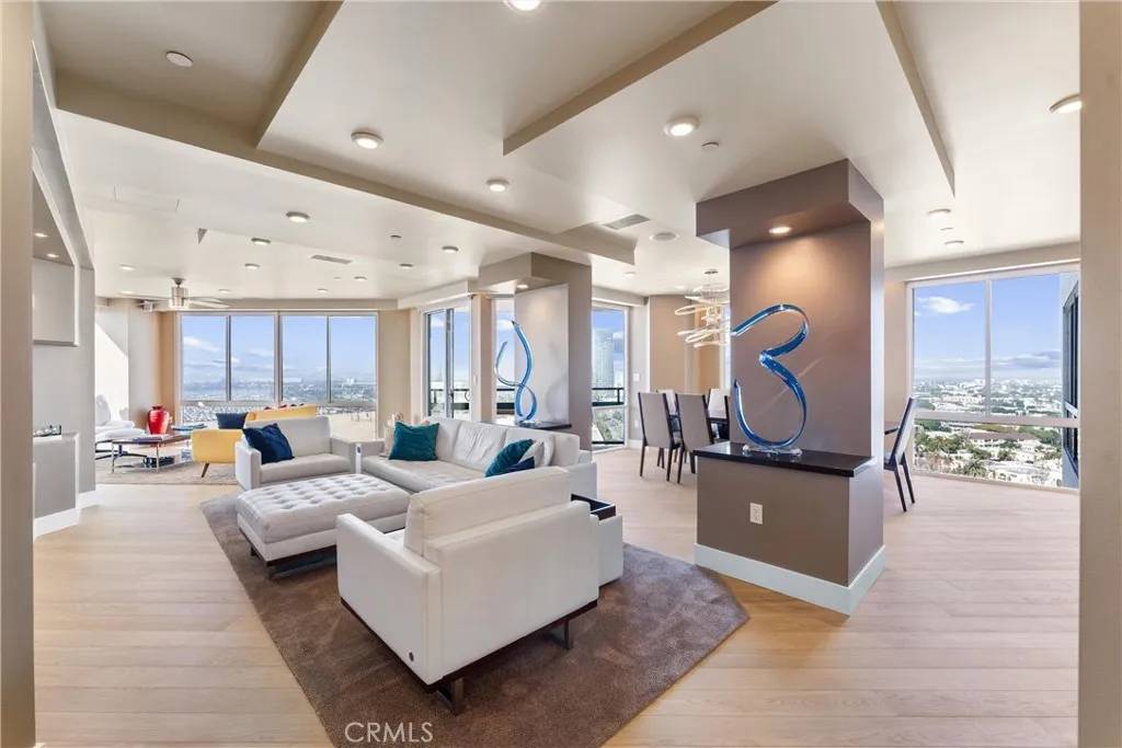 Long Beach, CA 90802,1310 E. Ocean Blvd. #1605