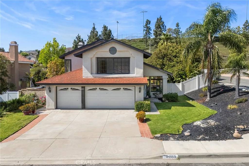 Yorba Linda, CA 92887,24669 Via Melinda