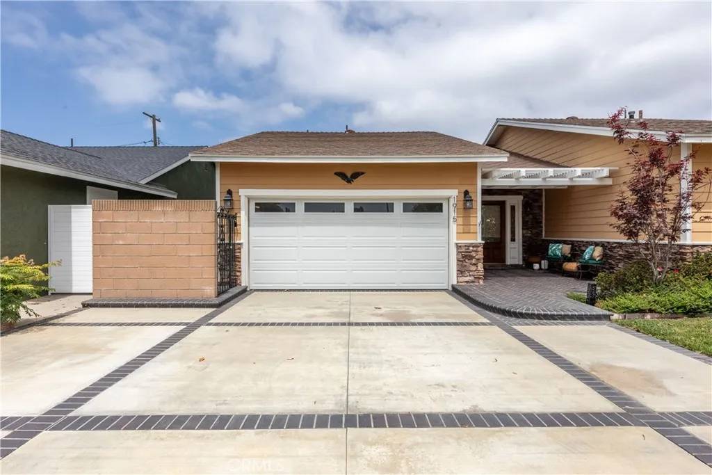 Long Beach, CA 90815,1915 Volk ave.