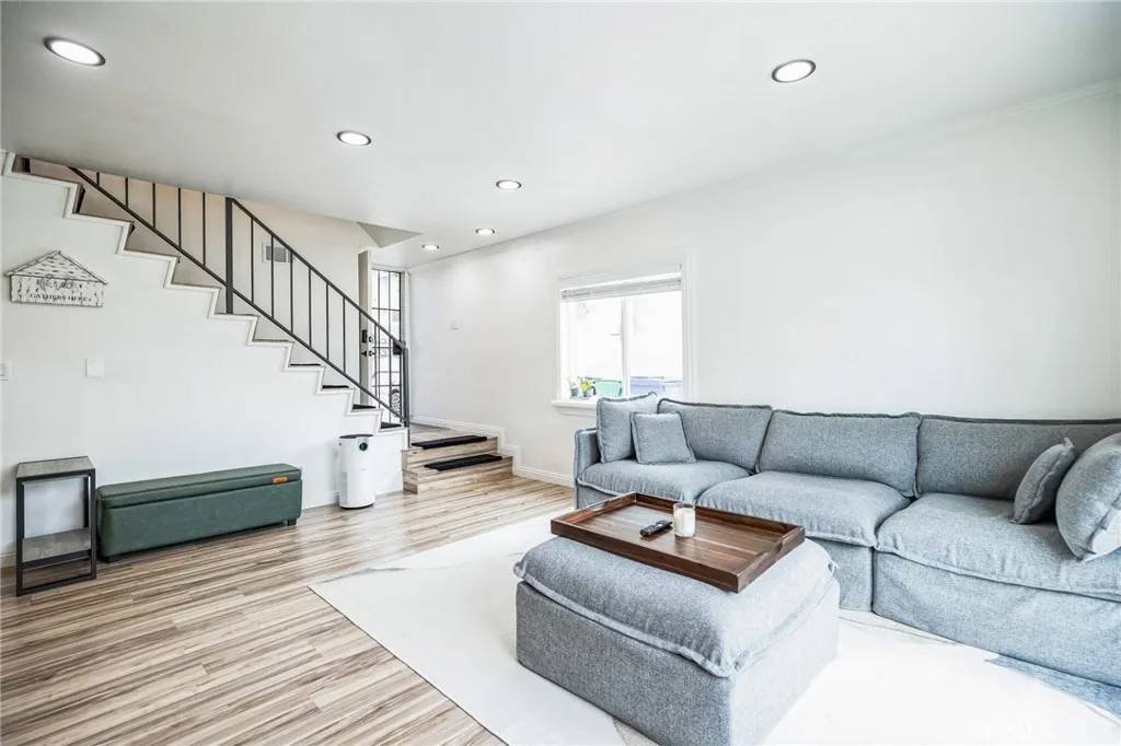 Westminster, CA 92683,7033 Lisa Lane