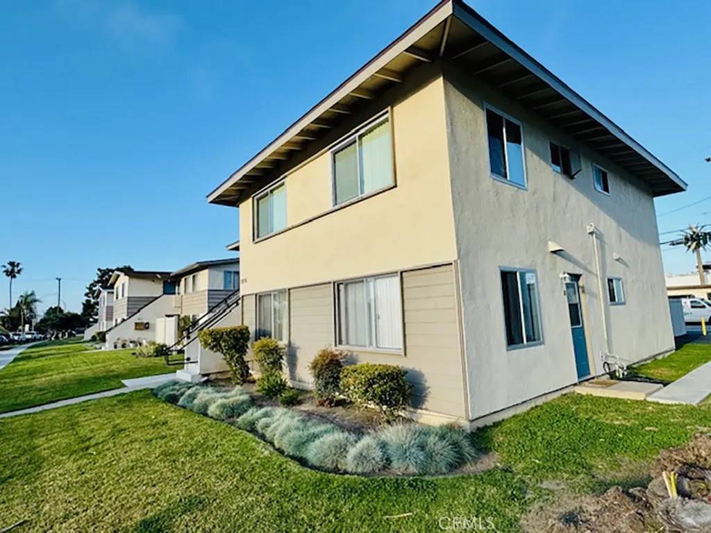 Costa Mesa, CA 92626,2976 Royal Palm Drive
